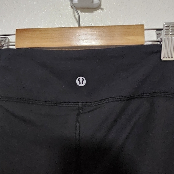 Lululemon cropped leggings see description for sizing - Picture 5 of 15